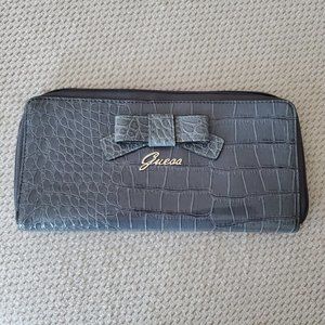 GUESS OVERSIZED WALLET / PURSE CR215279 MINT